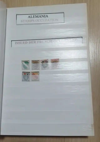 2 álbumes de sellos de Alemania, 1471 sellos.