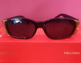 Occhiali da sole simil Versace neri e oro