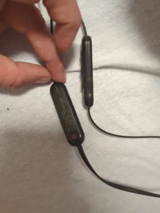 Auriculares Sony WI-C100 Negros usados