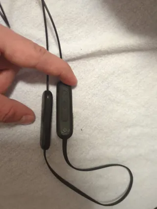 Auriculares Sony WI-C100 Negros usados