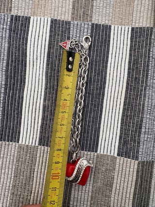 Pulsera Guess Corazón Rojo y Plata