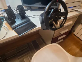 Volante Thrustmaster PS4/PS3