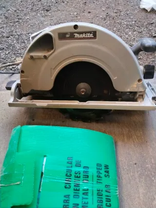 Sierra Circular Makita 5903R 235mm