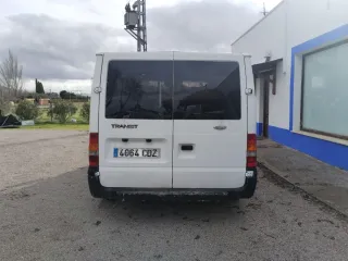 Ford E-Transit 2004