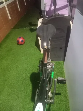 Bicicleta BENBIKE verde y negra