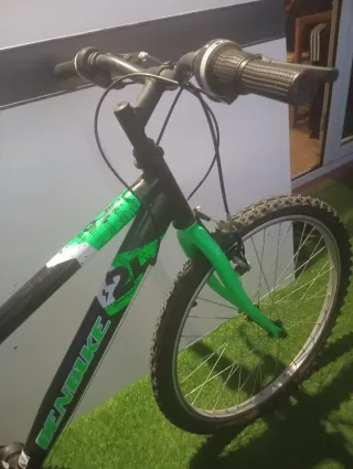 Bicicleta BENBIKE verde y negra