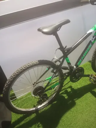 Bicicleta BENBIKE verde y negra
