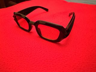 Occhiali da sole – Montatura nera vintage iconica