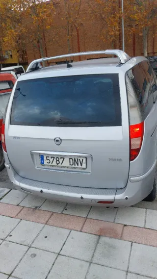 Averiada Lancia Phedra 2005