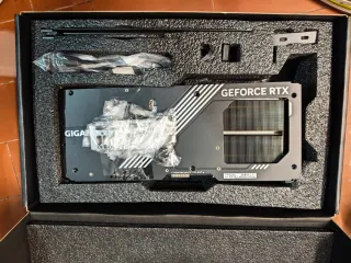 Gigabyte RTX 5090 Windforce OC heatsink&fans