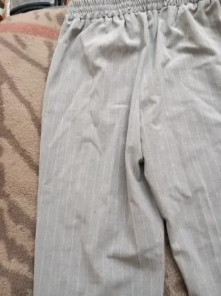 Pantalón gris de rayas Talla S