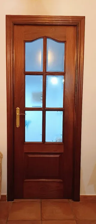 Cuatro puertas interior de madera