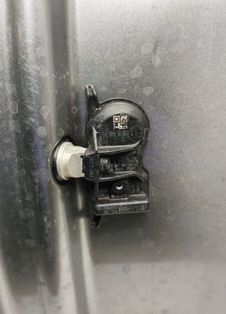 Toyota 2373418 42611yy850 llanta corolla hatchback