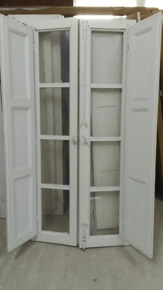 Ventanas antiguas madera blancas