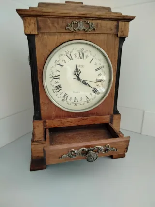 Reloj de mesa madera vintage con joyero