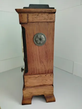 Reloj de mesa madera vintage con joyero