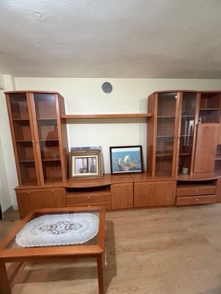 Mueble de salón madera y cristal