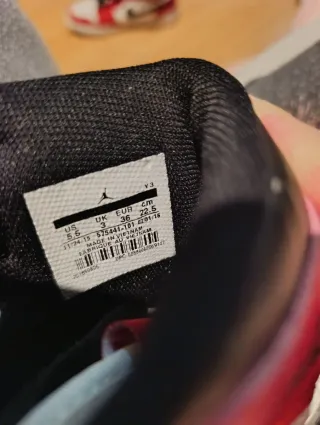 Nike Air Jordan Rojo y Blanco