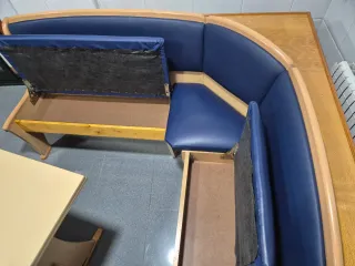 Mesa de cocina con banco y 3 sillas