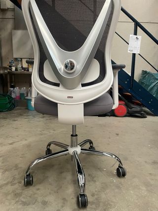 Silla de oficina HOLLUDLE gris y plateada