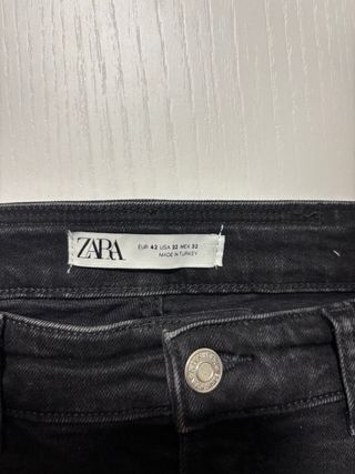 Vaqueros Zara negros rotos