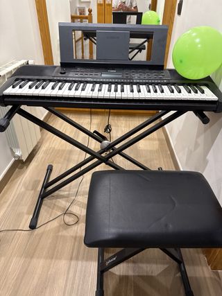 Tastiere Yamaha PSR-E273 con Pedale, Sedia e Treppiede