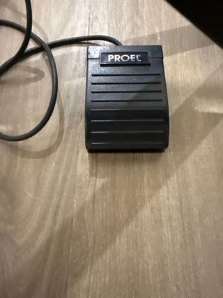 Tastiere Yamaha PSR-E273 con Pedale, Sedia e Treppiede