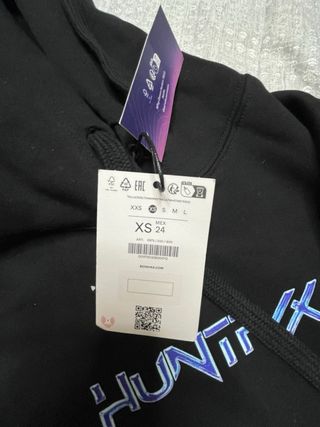 Sudadera Kpop Negra Talla xs sin estrenar.