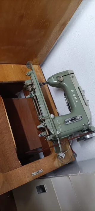 URGE VENTA. Máquina de coser antigua Sigma