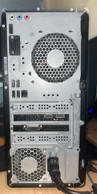 HP PC Gaming Compatto Nero e Verde