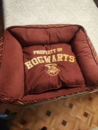 Cama Perro Harry Potter Hogwarts Marrón y Dorado
