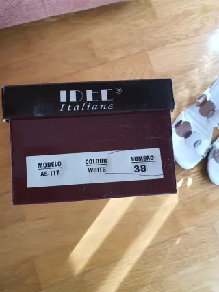 Sandalias IDEE piel tacón bajo T38