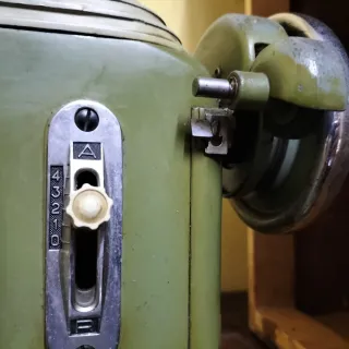 Máquina de coser Sigma con mesa