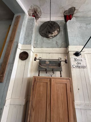 Candeeiro de parede antigo