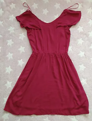 Vestido volantes fucsia burdeos Talla S Pull&Bear