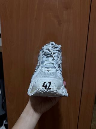 Zapatilla Runner Balenciaga Blanca