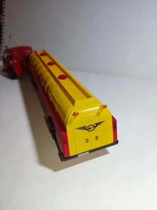Maquets camión Pegaso 1:43