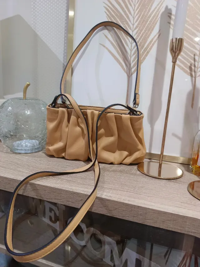 Bolso bandolera beige nuevo