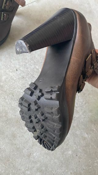 Botines Atmosfera Marrones con Hebillas