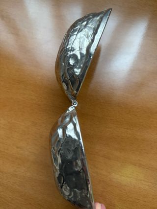 Cascanueces de metal plateado