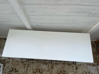Banqueta blanca de madera