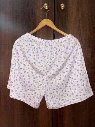 Camiseta flores Egtex blanca y morada