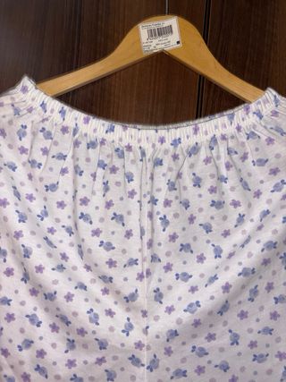 Camiseta flores Egtex blanca y morada