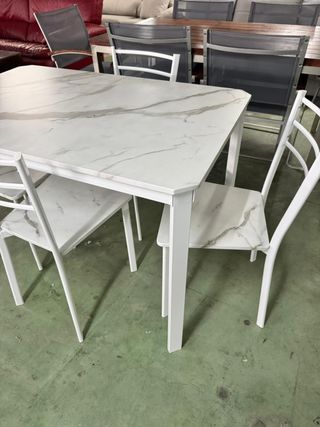 Mesa y 4 sillas cocina blanco/gris