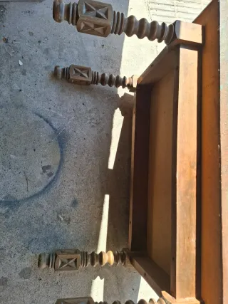 Mesa antigua de madera y cobre encima med 90x50x45