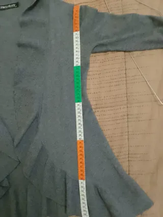 Cardigan asimmetrico cascata grigio