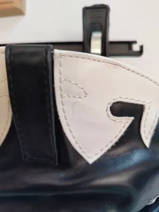 Botas altas vaqueras negras y blancas