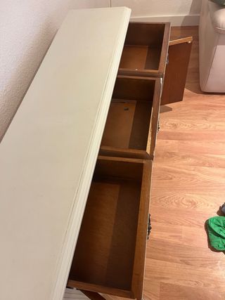 Aparador in stile vintage dipinto a gesso