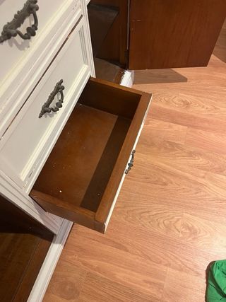 Aparador in stile vintage dipinto a gesso