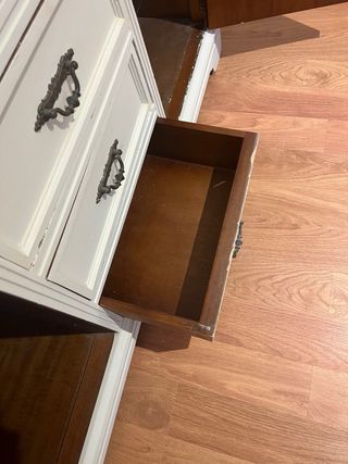 Aparador in stile vintage dipinto a gesso